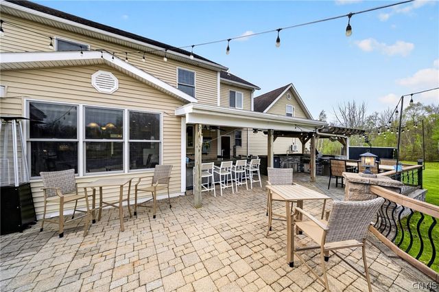 12 Wilbur Dr, Granby, NY 13069