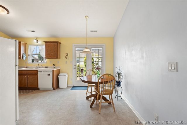 5935 Pine View Court, Jeffersonville, IN 47130