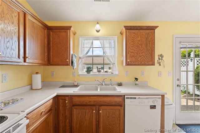 5935 Pine View Court, Jeffersonville, IN 47130