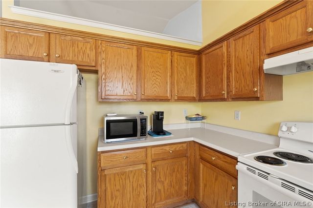 5935 Pine View Court, Jeffersonville, IN 47130