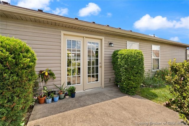 5935 Pine View Court, Jeffersonville, IN 47130