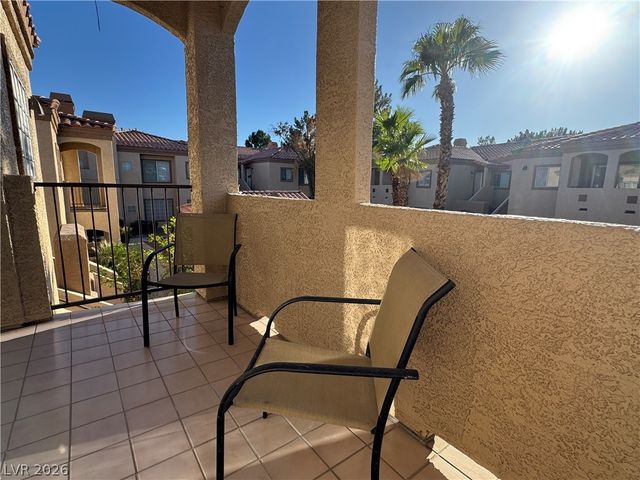1851 HILLPOINTE Road 2421, Henderson, NV 89074