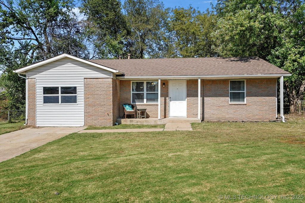 1108 W Atlanta Court, Broken Arrow, OK 74012