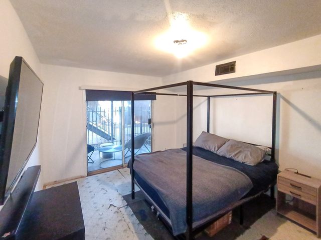 5322 Fleetwood Oaks Avenue 142, Dallas, TX 75235