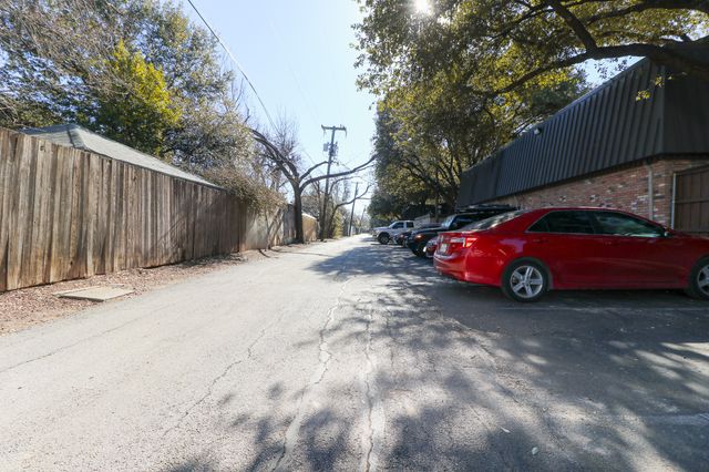 5322 Fleetwood Oaks Avenue 142, Dallas, TX 75235