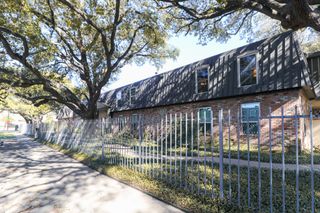 5322 Fleetwood Oaks Avenue 142, Dallas, TX 75235