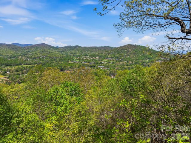 27 Deer Grass Court, Arden, NC 28704