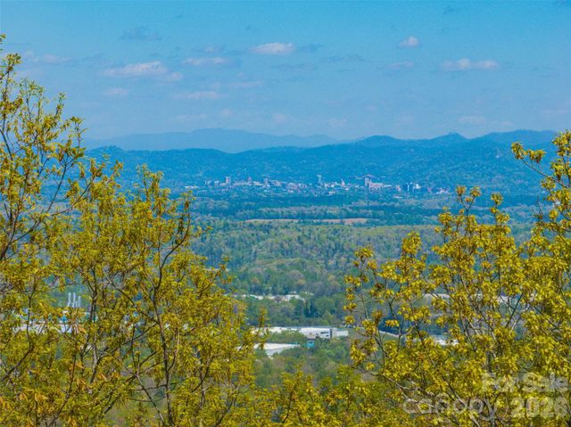 27 Deer Grass Court, Arden, NC 28704