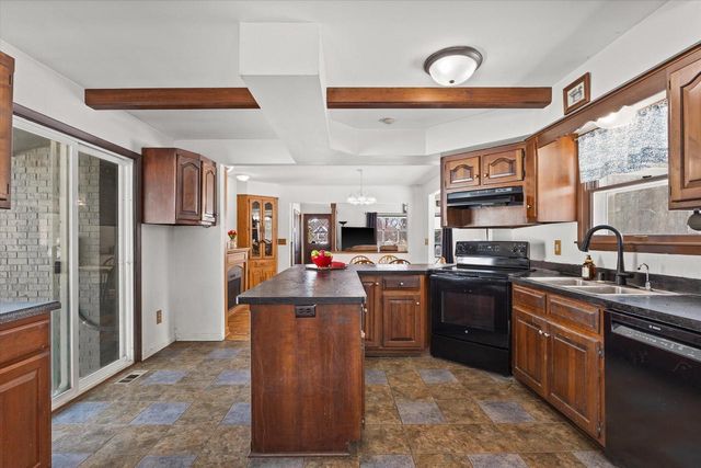 W358N5045 Lakeshore DRIVE, Oconomowoc, WI 53066