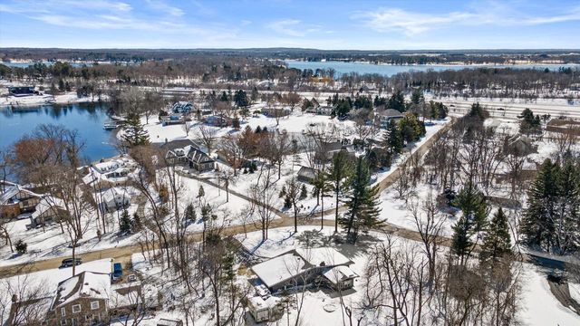 W358N5045 Lakeshore DRIVE, Oconomowoc, WI 53066