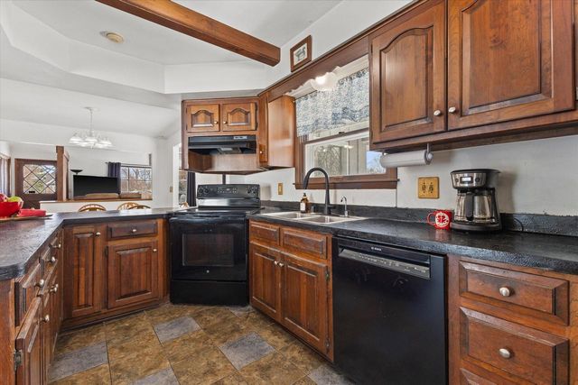 W358N5045 Lakeshore DRIVE, Oconomowoc, WI 53066