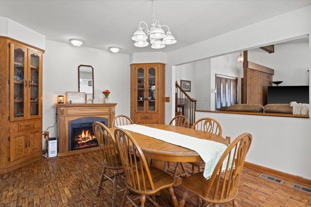 W358N5045 Lakeshore DRIVE, Oconomowoc, WI 53066