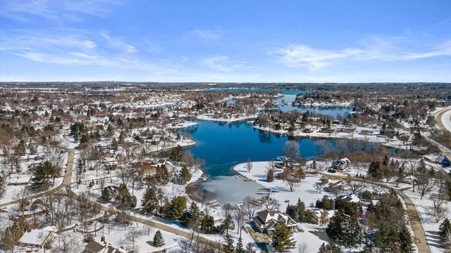 W358N5045 Lakeshore DRIVE, Oconomowoc, WI 53066