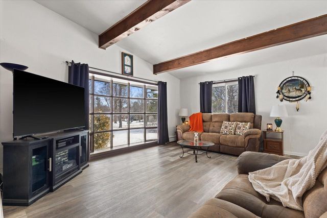 W358N5045 Lakeshore DRIVE, Oconomowoc, WI 53066