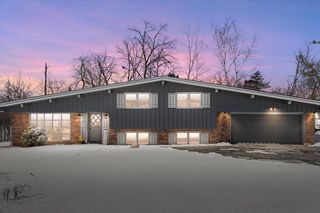 W358N5045 Lakeshore DRIVE, Oconomowoc, WI 53066