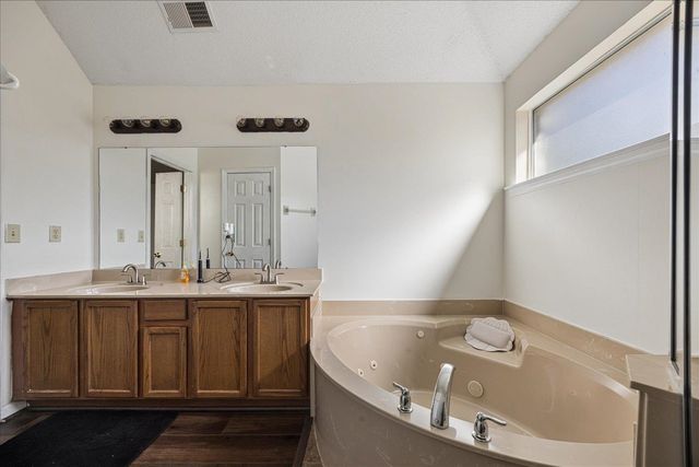 2046 OLIVE BARK CV, Memphis, TN 38134