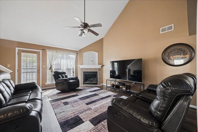 2046 OLIVE BARK CV, Memphis, TN 38134