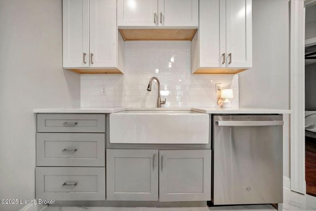 303 Oread Rd, Louisville, KY 40207