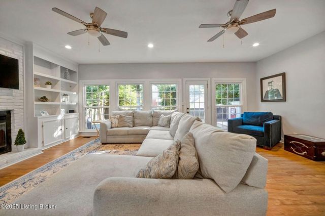 303 Oread Rd, Louisville, KY 40207