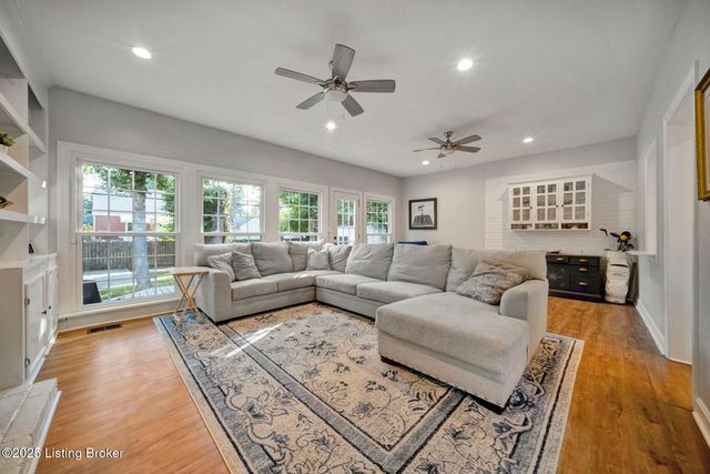 303 Oread Rd, Louisville, KY 40207