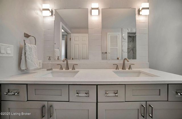 303 Oread Rd, Louisville, KY 40207