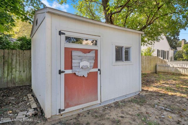 303 Oread Rd, Louisville, KY 40207