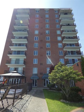 3301 Biddle Avenue, Wyandotte, MI 48192