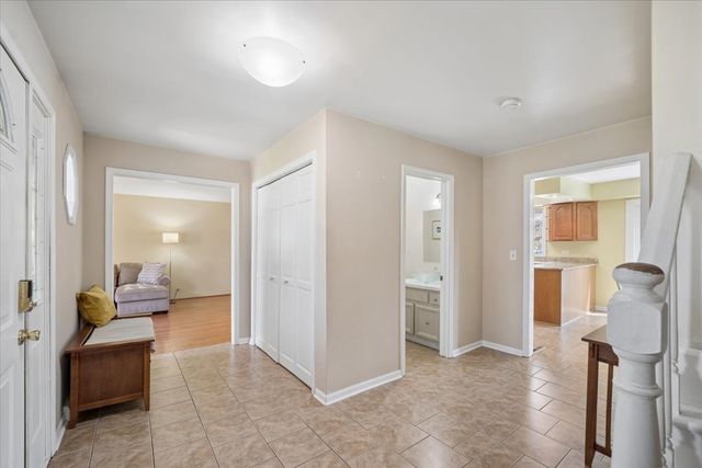 134 Amherst Drive, Bartlett, IL 60103