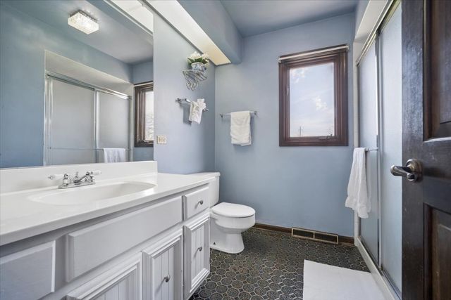 134 Amherst Drive, Bartlett, IL 60103