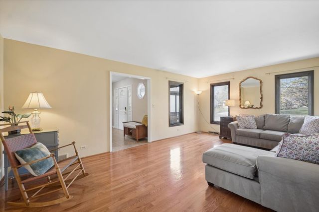 134 Amherst Drive, Bartlett, IL 60103