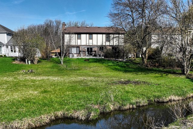 134 Amherst Drive, Bartlett, IL 60103