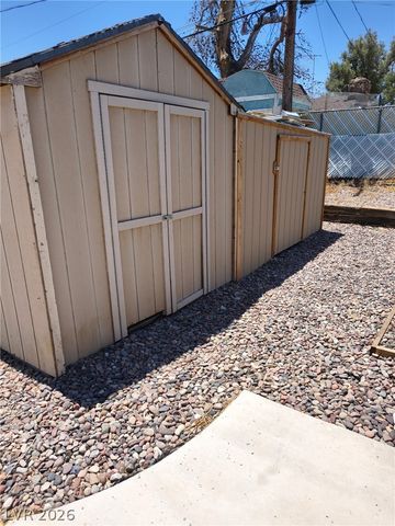 3247 Greenbriar Drive, Las Vegas, NV 89121