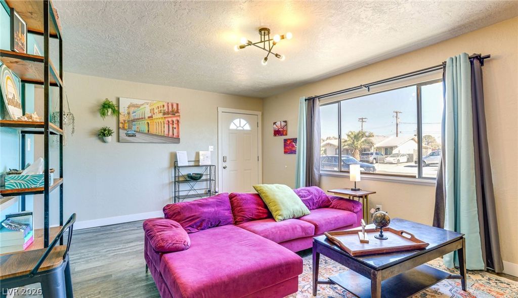 3247 Greenbriar Drive, Las Vegas, NV 89121 — photo 3