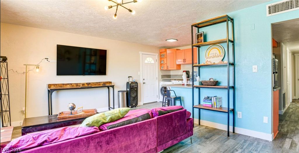 3247 Greenbriar Drive, Las Vegas, NV 89121 — photo 4