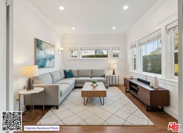 1513 S Victoria Avenue, Los Angeles, CA 90019