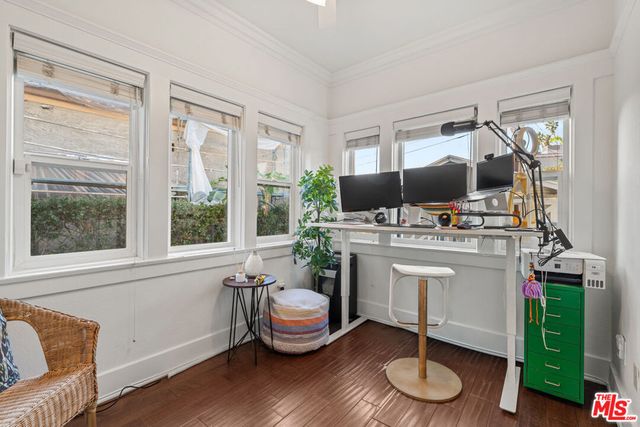 1513 S Victoria Avenue, Los Angeles, CA 90019