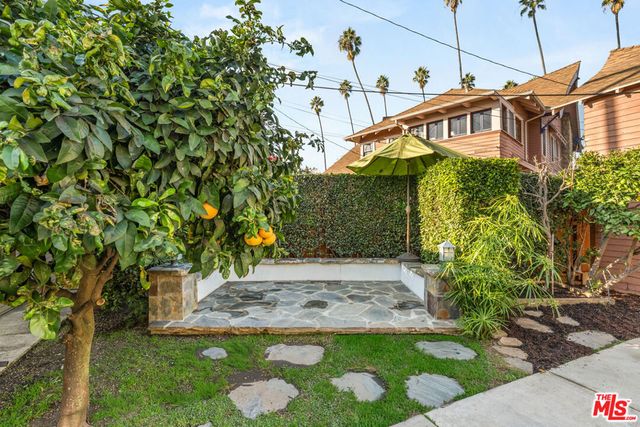 1513 S Victoria Avenue, Los Angeles, CA 90019