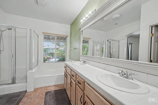 11116 Laramie Peak Drive, Bakersfield, CA 93311