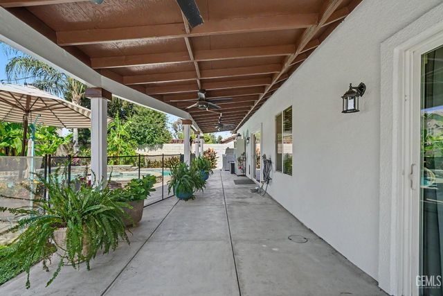 11116 Laramie Peak Drive, Bakersfield, CA 93311
