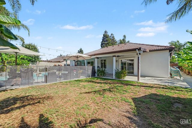 11116 Laramie Peak Drive, Bakersfield, CA 93311