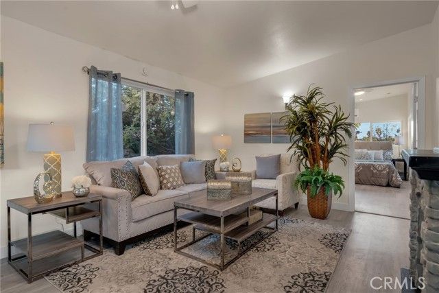 1048 Dexter Street, Los Angeles, CA 90042