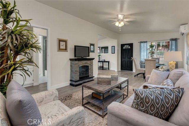 1048 Dexter Street, Los Angeles, CA 90042