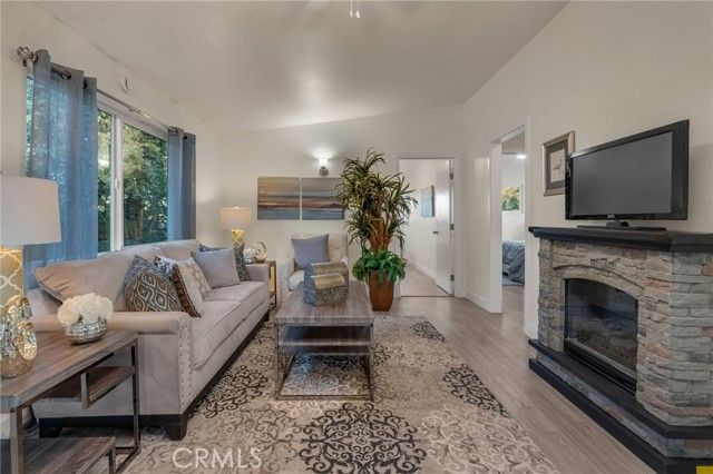 1048 Dexter Street, Los Angeles, CA 90042