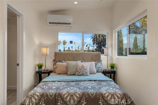 1048 Dexter Street, Los Angeles, CA 90042