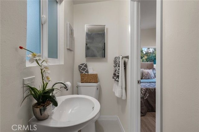 1048 Dexter Street, Los Angeles, CA 90042