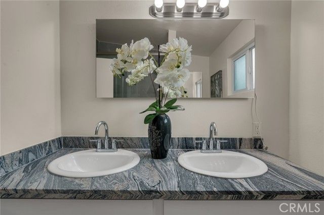 1048 Dexter Street, Los Angeles, CA 90042