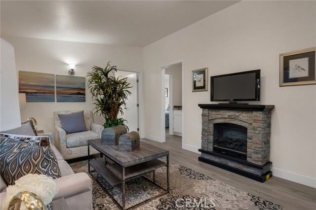 1048 Dexter Street, Los Angeles, CA 90042