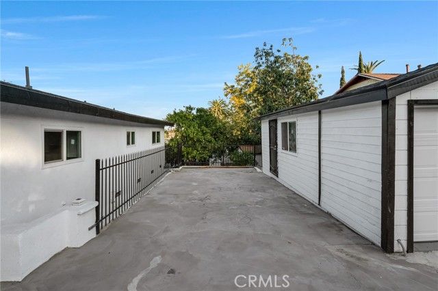 1048 Dexter Street, Los Angeles, CA 90042