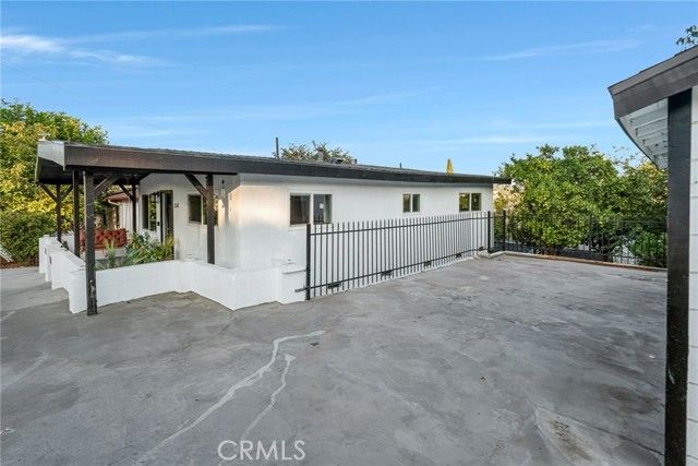 1048 Dexter Street, Los Angeles, CA 90042