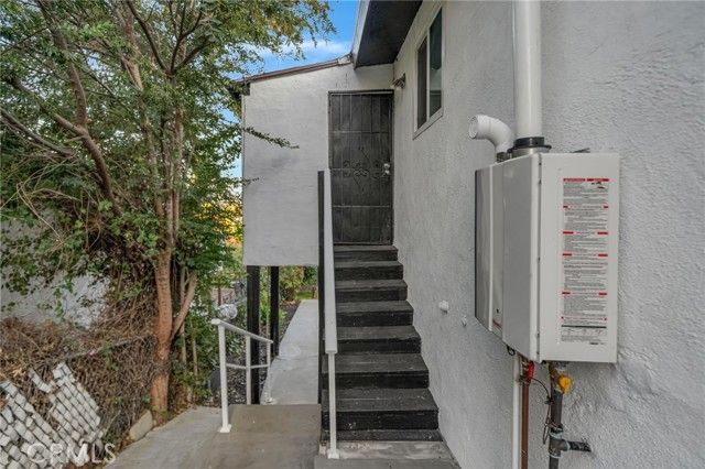 1048 Dexter Street, Los Angeles, CA 90042